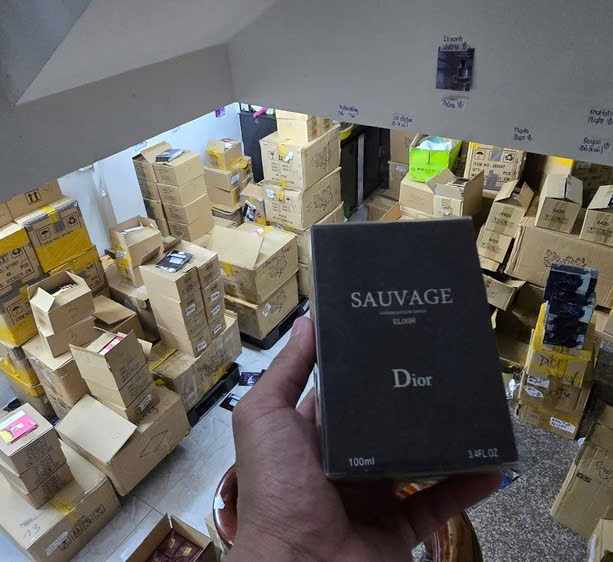 Trong 6 tháng đầu năm lực lượng chức năng đã phát hiện hơn 17.000 vụ mua bán hàng giả, gian lận thương mại